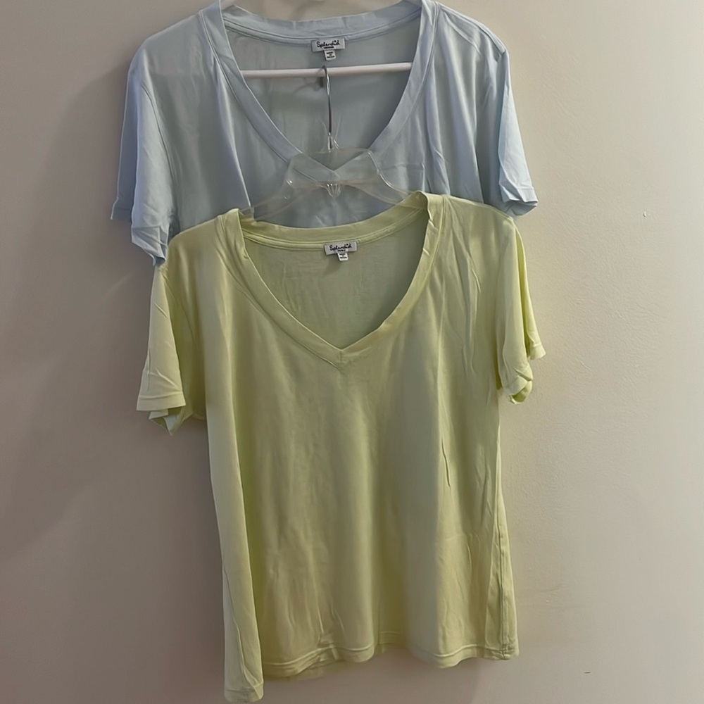 (2) SPLENDID Kate V Neck Short Sleeve Tees
